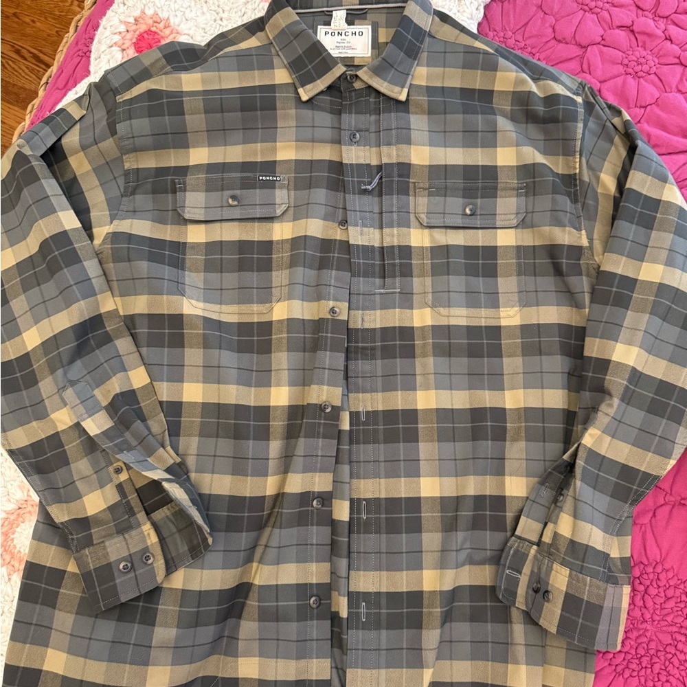 Poncho Men's Gray Plaid Casual Button Down Shirt
